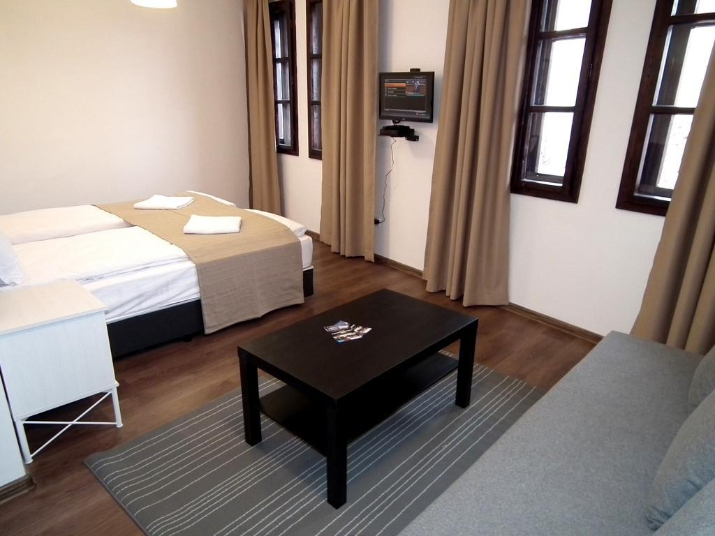 White House Hotell Veliko Tărnovo Rum bild